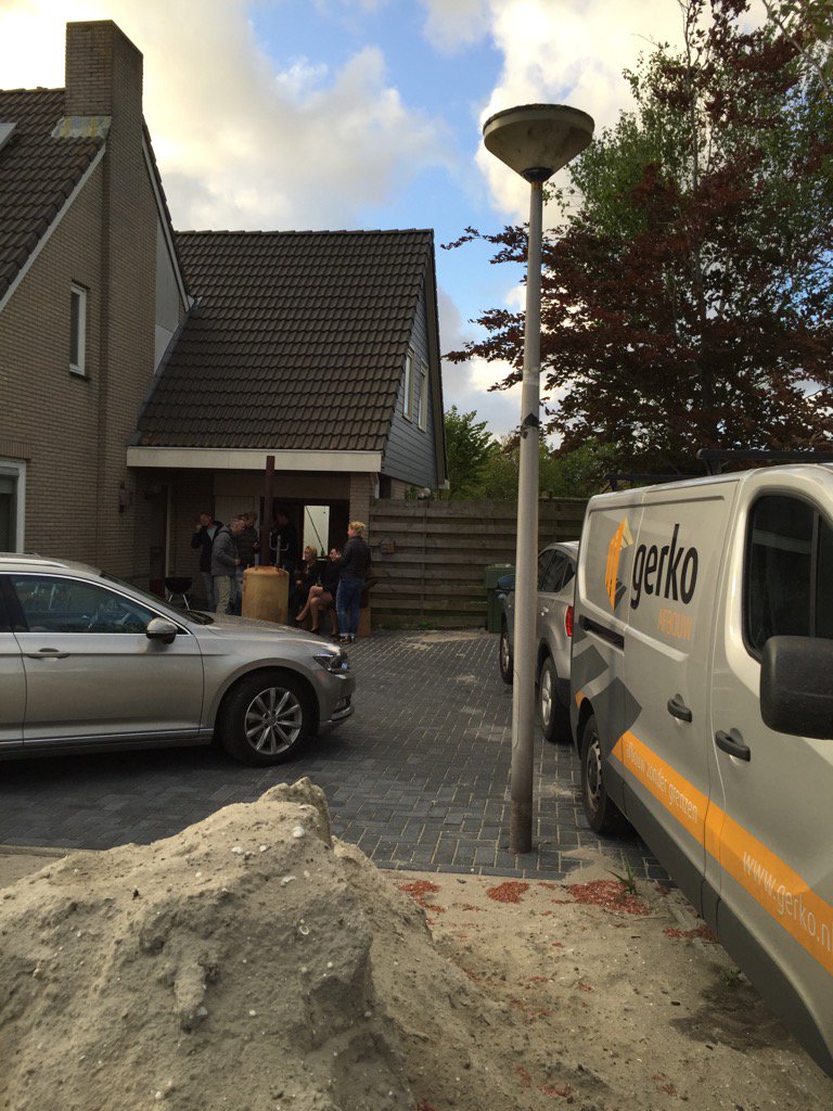 Na hard werken zal met rusten. Gezellige hapje eten bij emiel met team bioscoop kok.