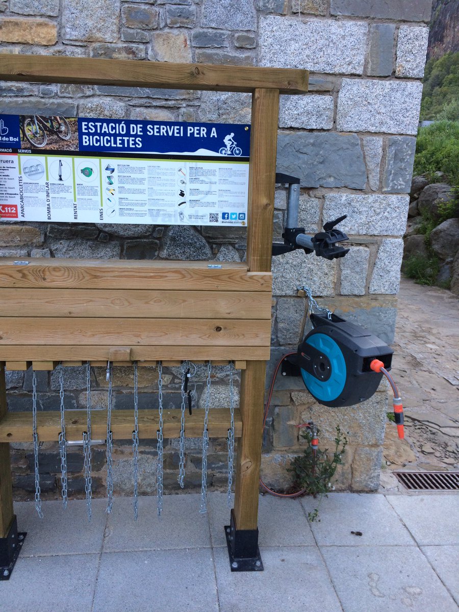 agmtriatlon's tweet photo. #barruera sabe pensar en el ciclista y sus comodidades #valldeboi #pirineos #ciclista https://t.co/VFkDBjJqj7