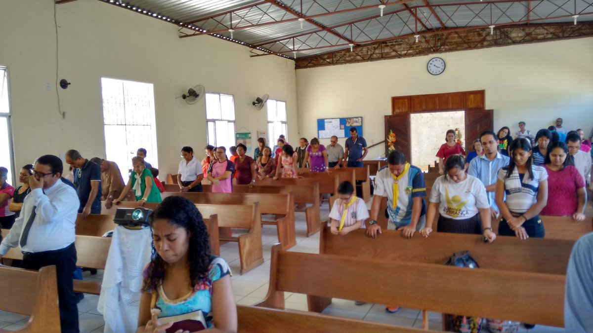 LaraQueiroz_AS's tweet photo. Por aqui já começamos o Impacto Esperança. Após o culto MISSIONÁRIO poderoso, estamos indo às ruas. Breve + fotos. https://t.co/NNdbsmJFBt