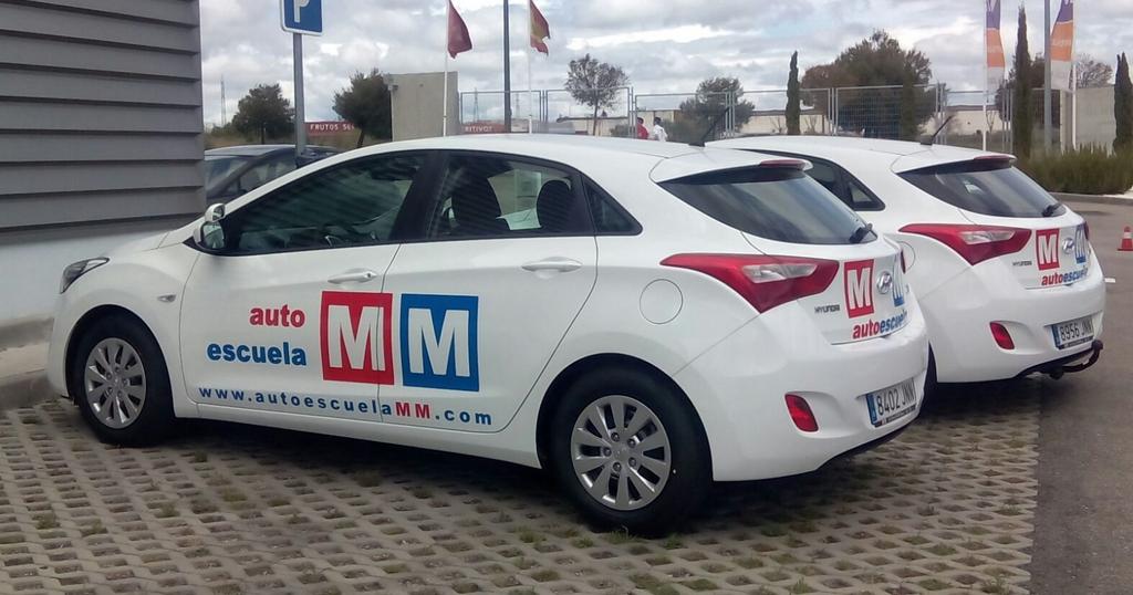 Os presentamos los dos nuevos coches q incorporamos a nuestra flota! A disfrutarlos en las prácticas! Buen findeee!