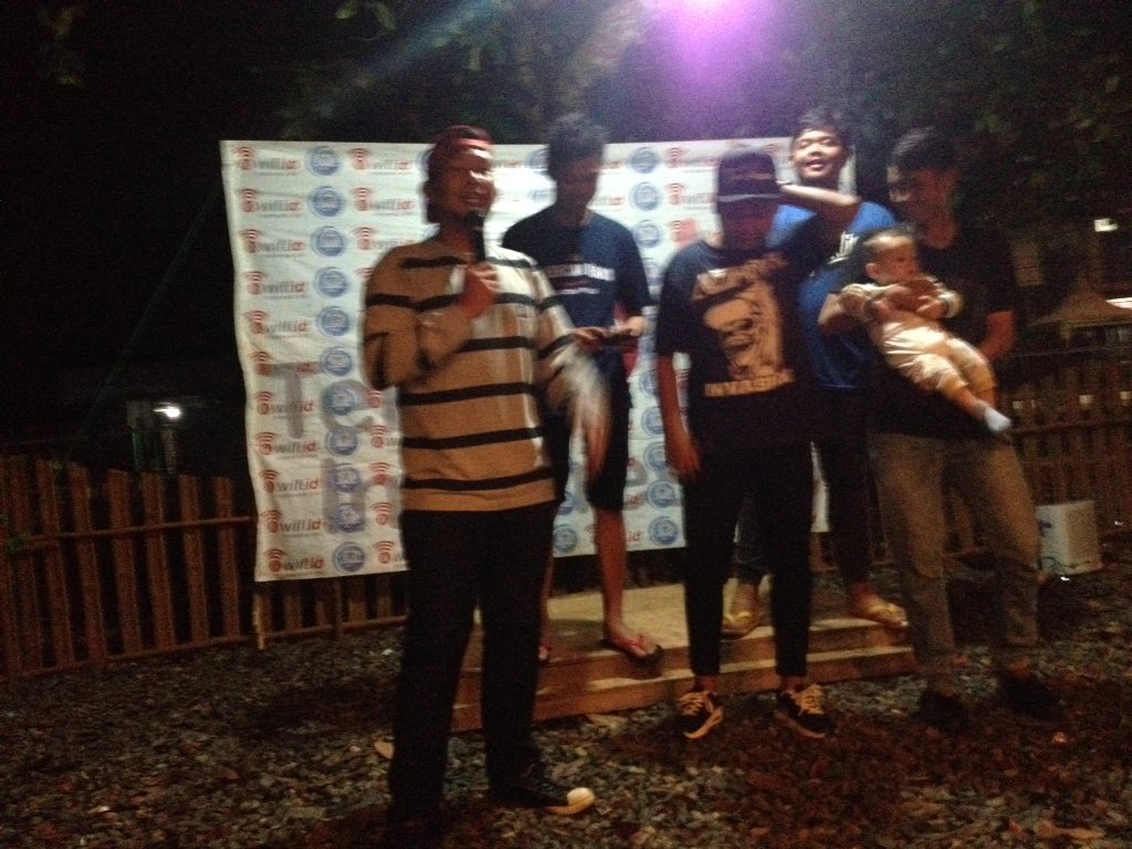 Komika yang tampil malam ini <a href="/fajridarwin/">H.Nanda</a> <a href="/FahmiRahadian29/">Fahmi Rahadian</a> @cindybetet <a href="/RahmadanAldo/">Aldo Rahmadan</a> <a href="/Dayat_arg/">Akhmad hidayat</a>