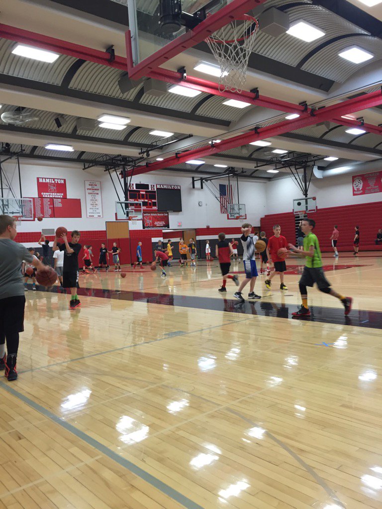 coach_bswartz's tweet image. Back at it! Day 2 of Take It To The Rim Camp @HHSChargerHoops. #greatinstruction