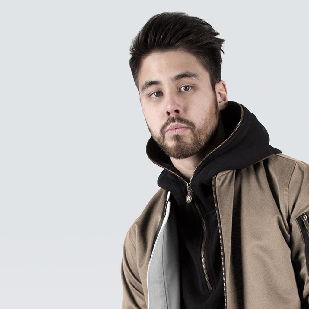 Rochy_AMo's tweet image. #RISEN #ss16 #chapter02

Full Outfit by @tmrw.clothing
-
Bomber Jacket ✔
Halfzip Hoodie ✔
Camo Tee ✔
Biker Denim ✔
…