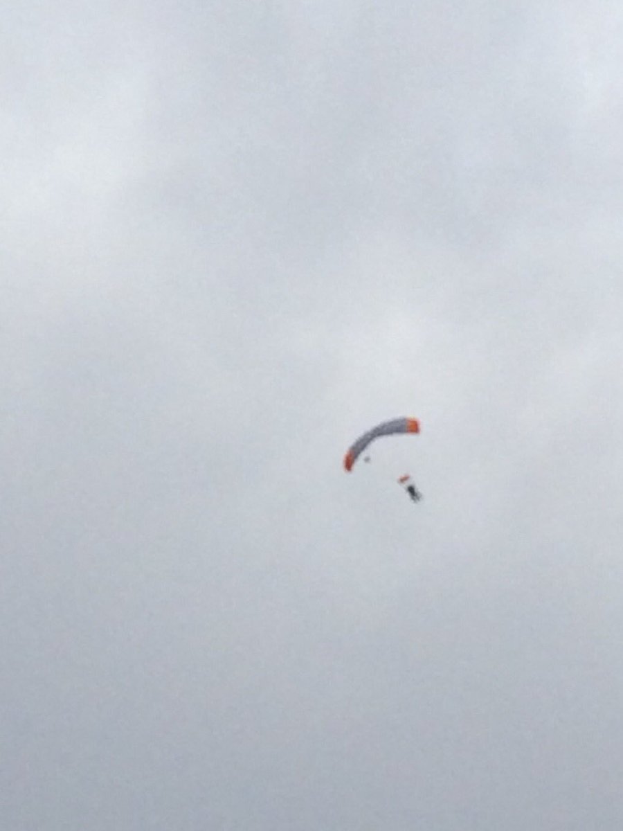 Is it a plane? Is it a bird? No... It's Daddy! #OSFK