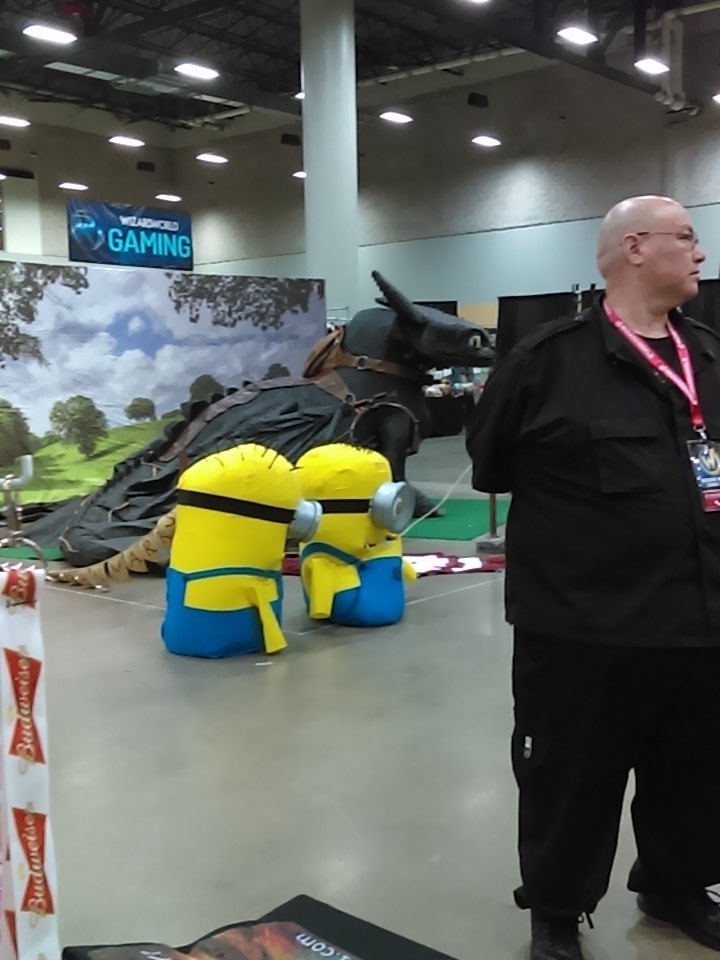 gmAndiJ's tweet photo. Five min to VIP open with Chris from #toymanshow 
yes that is a ride-able Toothless behind him
#WizardWorld https://t.co/X90aCJUEMO
