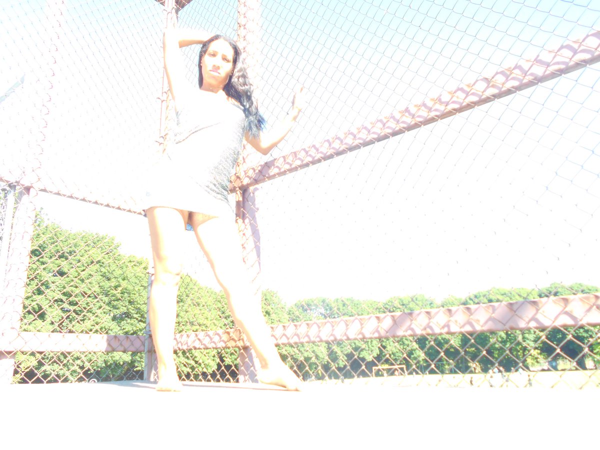 LorraineMonroe's tweet photo. Sillouette of the light that eliminates and distroys all darkness.... #urbanmodels #bookexclusively #lorrainemonroe https://t.co/1dCF7ooQj3
