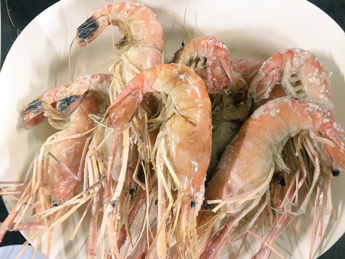 noonpilaiporns's tweet photo. อร่อยรอนานมากก กุ้งปูสดมาก(เนื้อเป็นน้ำแข็ง)🙄 #อร่อยบอกต่อ #อร่อยแดกดึก กุ้งเผาอร่อยโลละ550
ส้มตำทะเล(จานใหญ่มาก)130 https://t.co/hTnJ2sNmrN