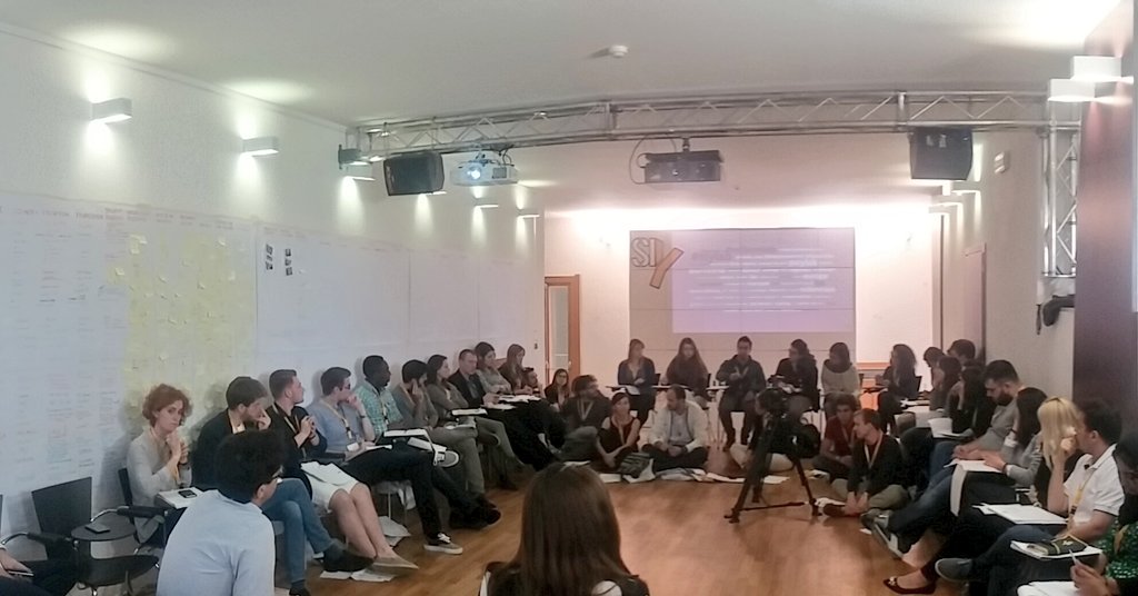 Lorenzo_Micheli's tweet photo. "Connecting young Europeans with young Arabs" @MaryFitzger says Why and How @FusacchiA #siylab #euromediterranean https://t.co/QEUKqINQDv