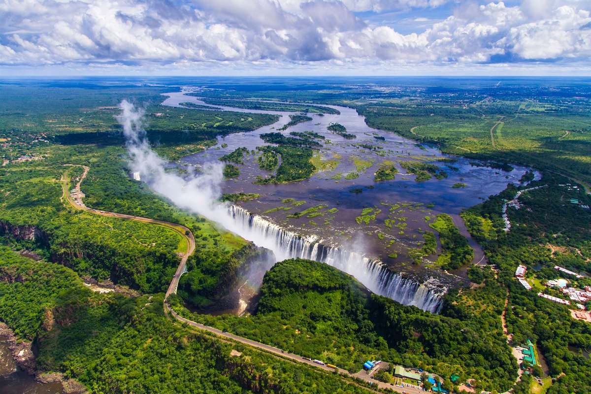 africageo's tweet photo. Vic Falls dreaming on a Saturday. Image by @AfricaAlbida https://t.co/MHpIyyx0os