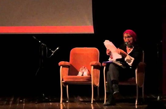 OndaWebTv's tweet photo. La poetessa #AgnetaFalk al centro #Hecate di Casagiove @enzoBattarra https://t.co/IkDeAbgCOH https://t.co/qjrwzBtppE