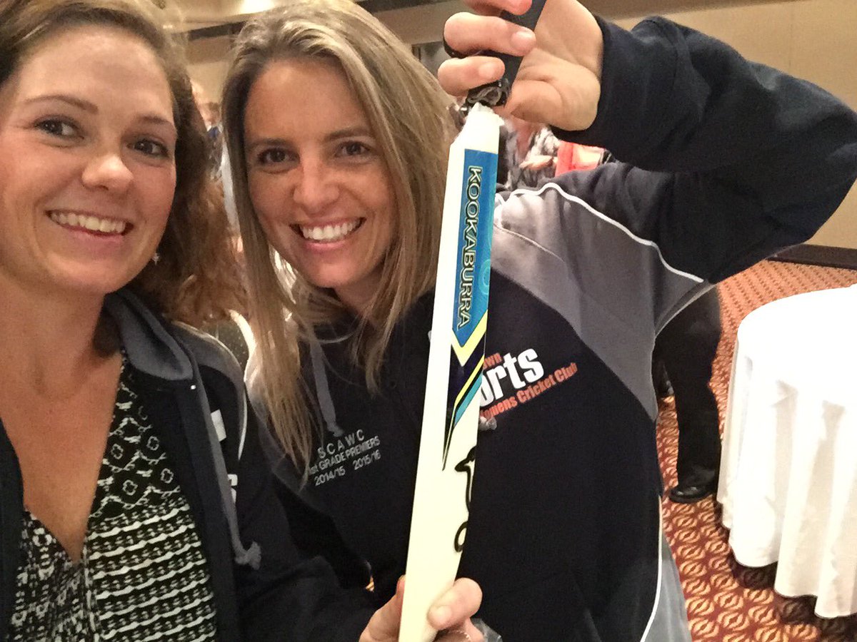 crinny17's tweet photo. Super night celebrating a great yr 4 @BSWCC1 girls! Carly broke my award @LTahuhu style #batbreaker #retirementmaker https://t.co/gGKFvDUNah