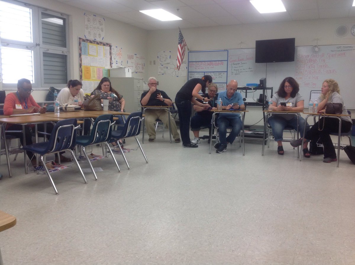 Turning on our devices &amp; learning the power of Twitter w/ <a href="/Science4UsSays/">Jenna Mercury</a> #edcampbroward