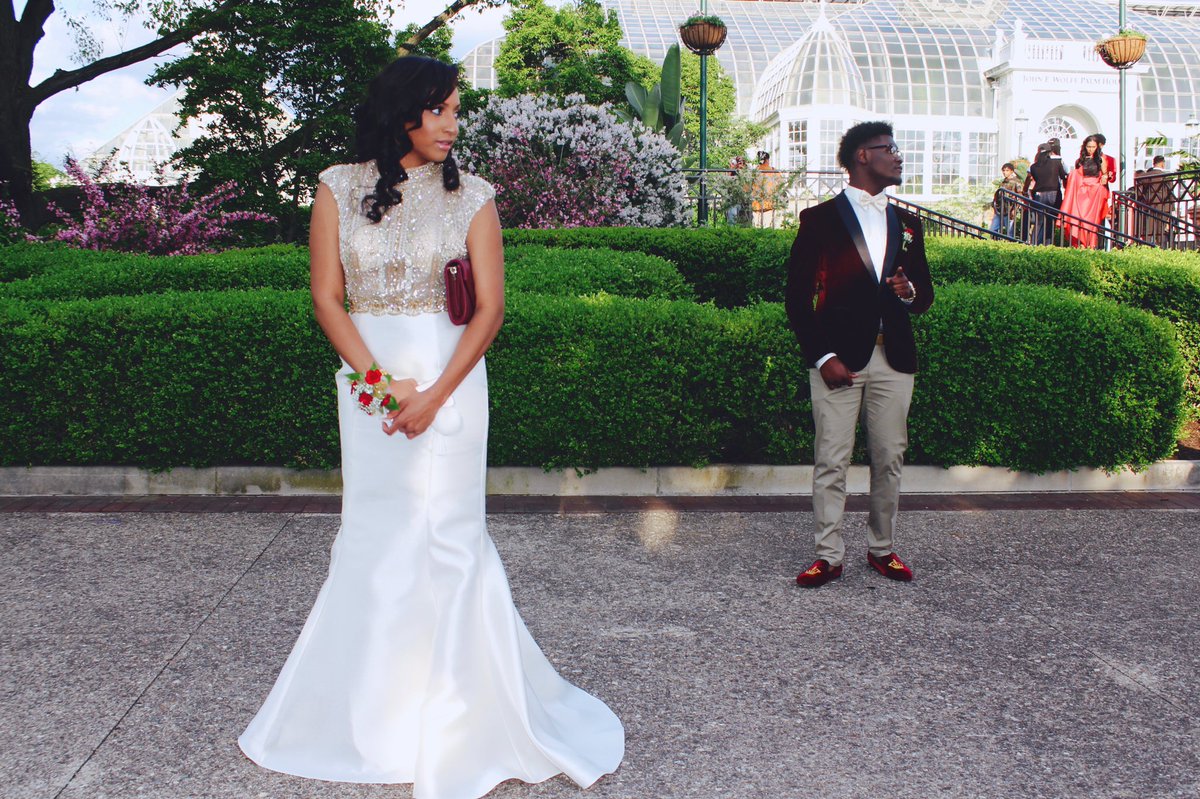 ad1vision's tweet photo. #Prom2k16 #screenshotforyourgroupchat #murdascene https://t.co/x6Fy31LYfT