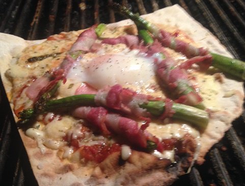 HOY Sábado, Pizzas especiales con amigos. UNICOS SABORES y excelente precio <a href="/1893pizza/">1893</a>