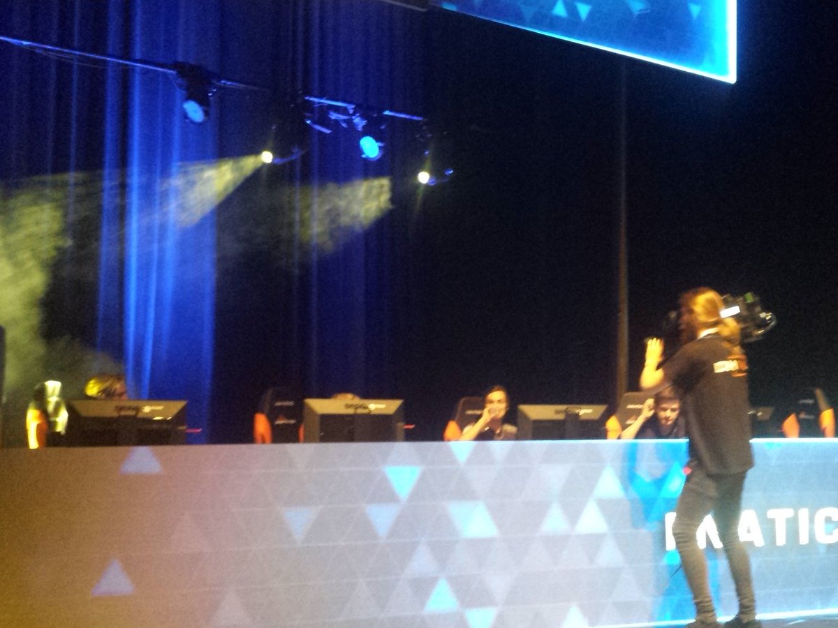 Sarly_21's tweet photo. GG para Fnatic en un templo celeste de infarto poniendo el 2-0 en este BO5 @BlizzHeroesES !! https://t.co/qmgUMtka6r https://t.co/zQNq0JGL1U