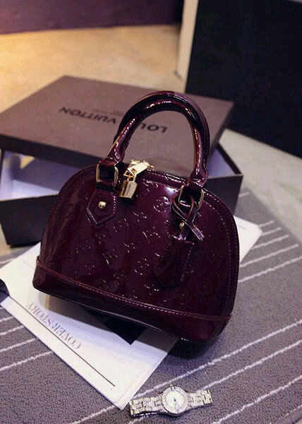 ghatra_'s tweet photo. B9688 Maroon IDR 178000 Material:PU leather 20x24x12cm #BagImport @IklanBandel @Iklan24Jam @iklanSBY_ @iklan_OKE https://t.co/TK28yTSBY5