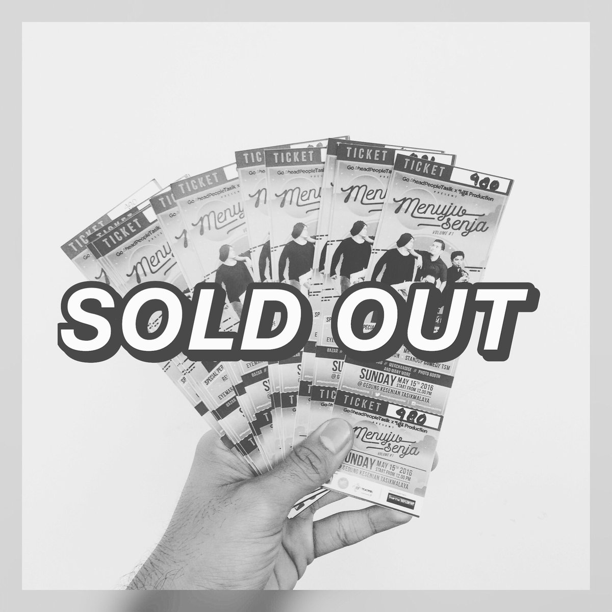 MenujuSenja2016's tweet photo. Ticket Presale SOLDOUT. Thanks all. Sampai bertemu besok utk berparara bersama @payungteduh #MenujuSenja2016 https://t.co/L1PuM0zaH5