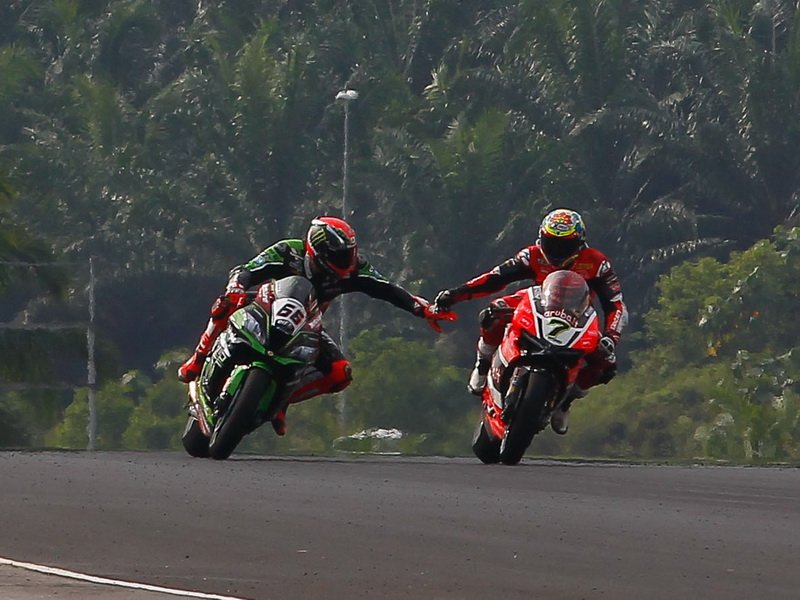 #SepangWorldSBK: Declaraciones de los protagonistas en la primera carrera goo.gl/qAtJok #SBK #WSBK #Sepang