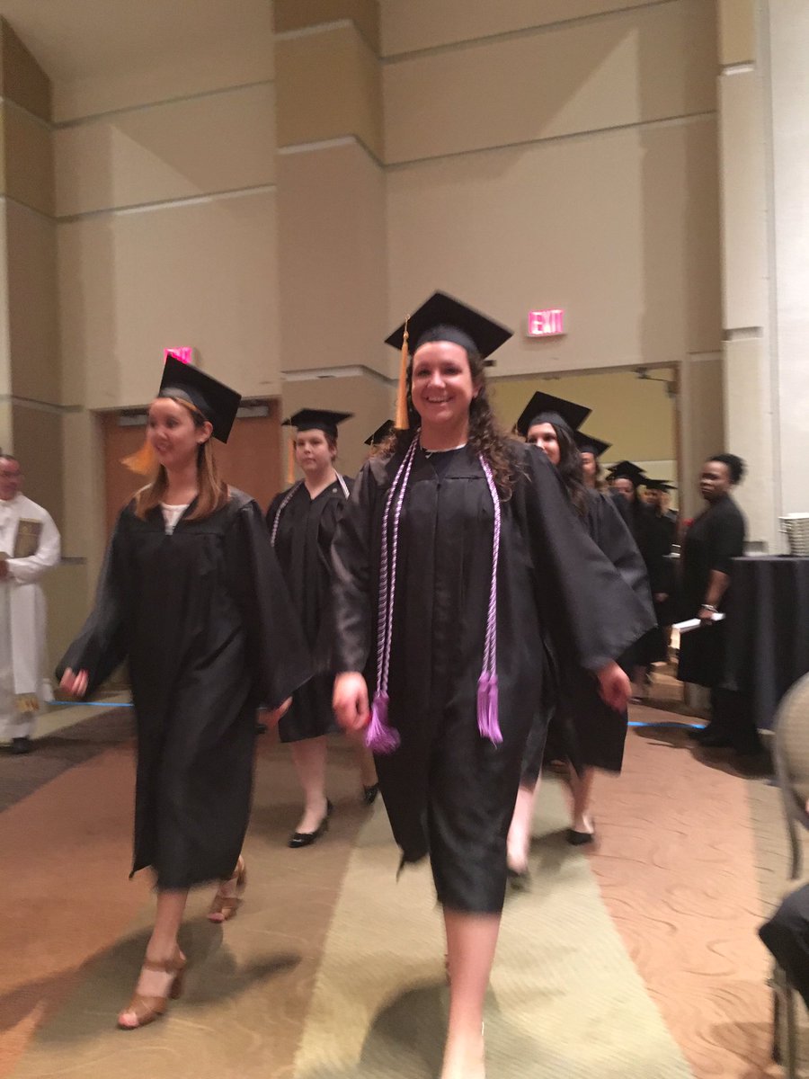 B_D_1717's tweet photo. Don't fall dawgggg @kayy_dix #finallyRN #attagirl https://t.co/Q75cqyNeLH
