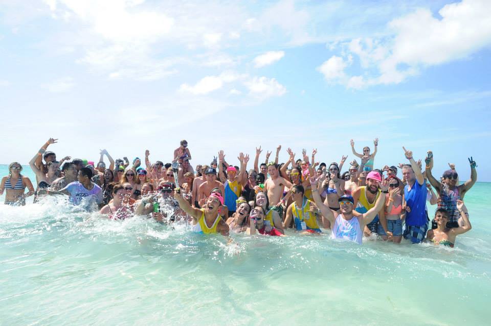 StudentTrip's tweet photo. Wave after wave ✨🌊 https://t.co/ZwWngEVDla