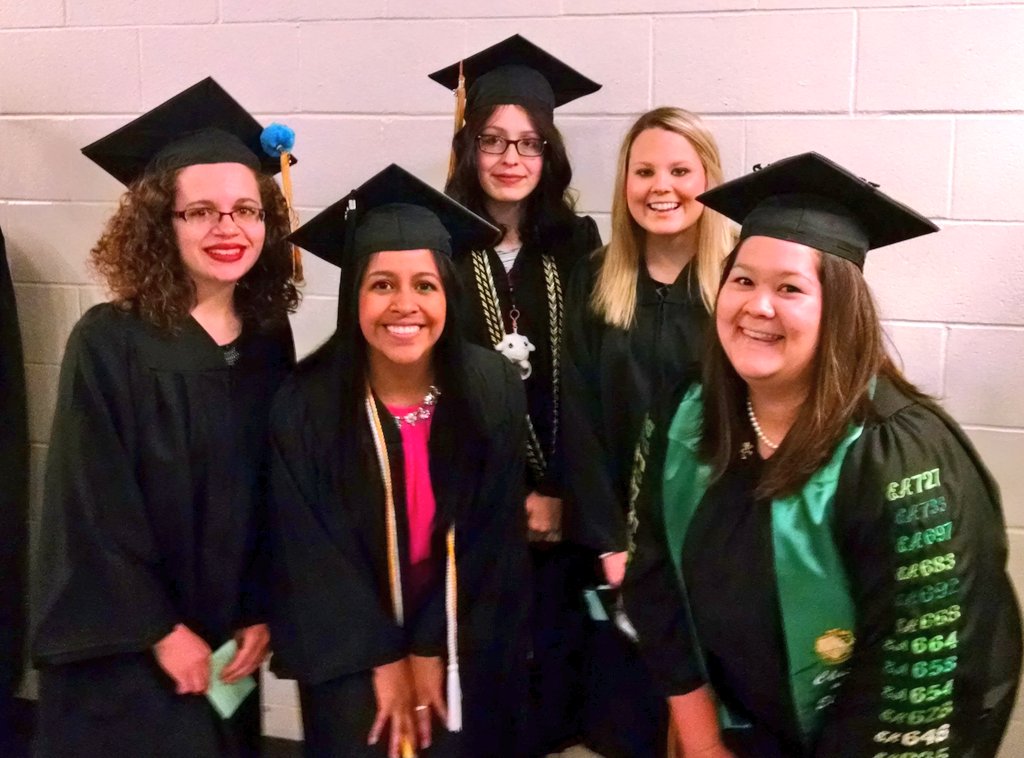 GermJuggler's tweet photo. Proud of my lab kiddos graduating today! #gominers2016 @MissouriSandT https://t.co/m7gBCvCyED