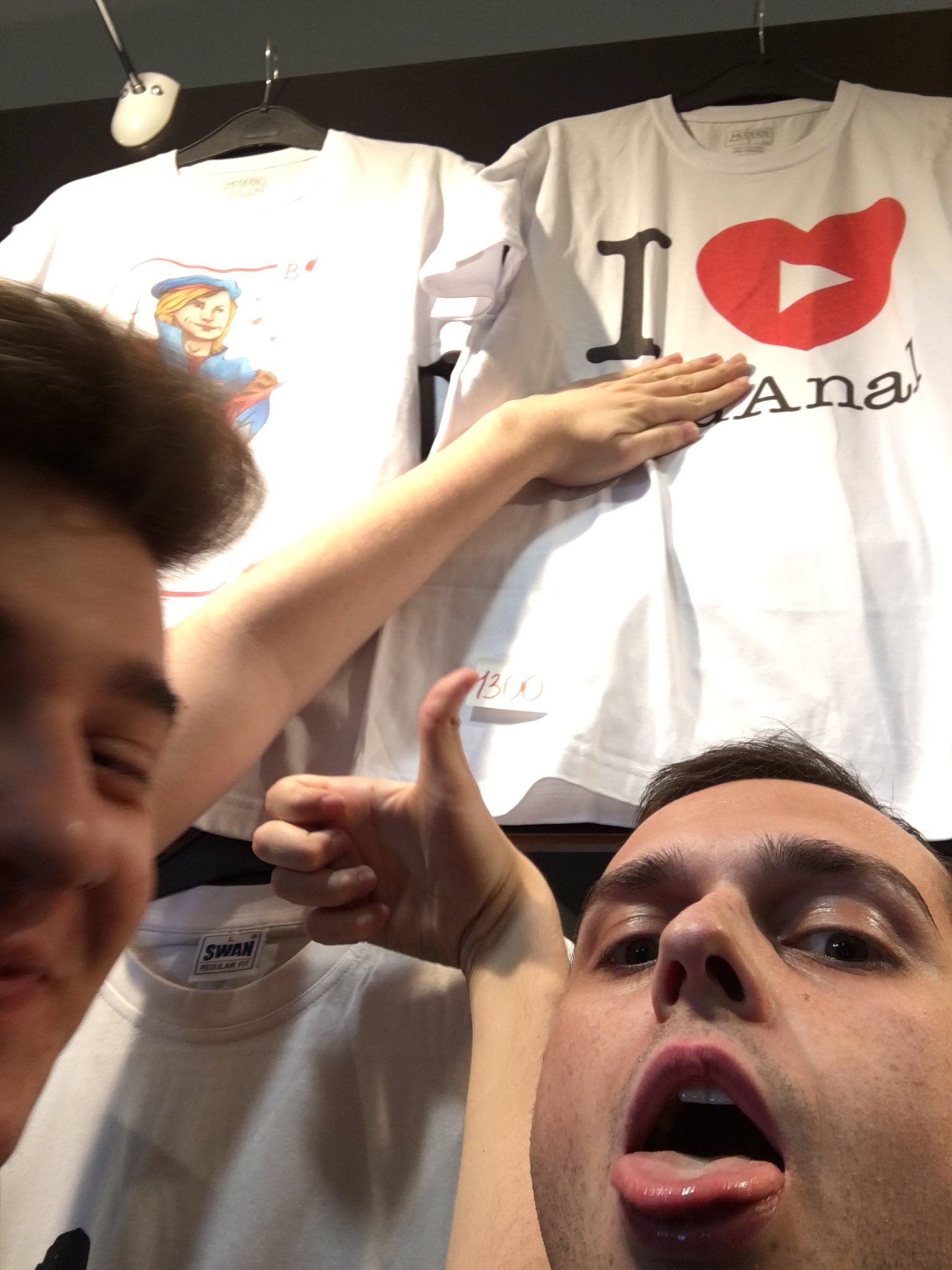 CibVAKHWEAANvqh.jpg:large