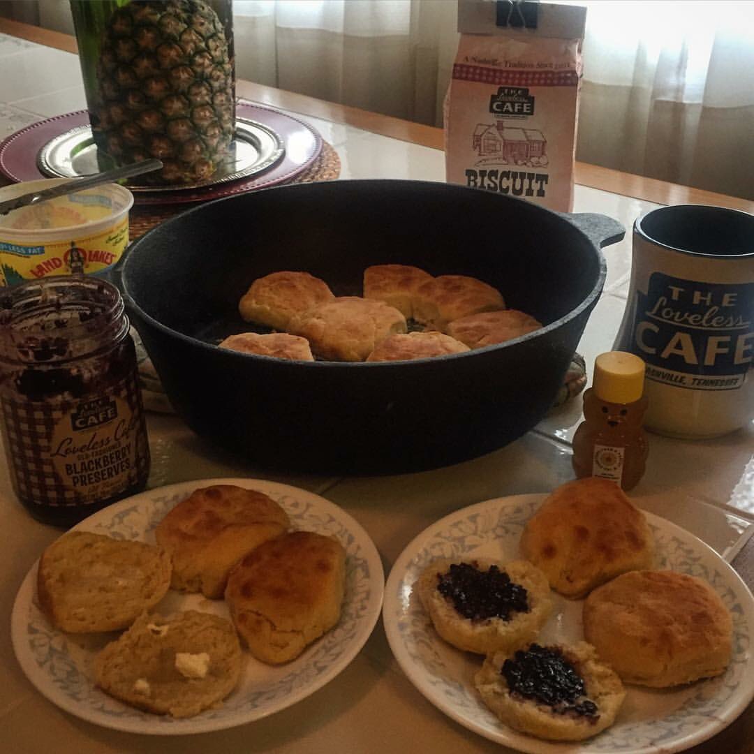 blkcld10's tweet photo. Celebrate! Happy #NationalBiscuitDay #LovelessCafe #BlackberryPreserves #WildflowerHoney #Yumsy https://t.co/0vLPIBvME4