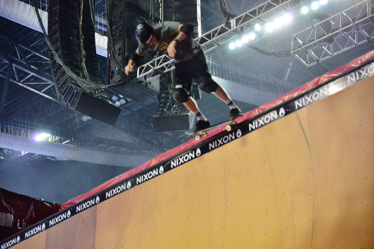 Reactor105's tweet image. Increíble ver el calentamiento de Tony Hawk, definitivamente no se lo pueden perder hoy.  #NixonVerticalTour