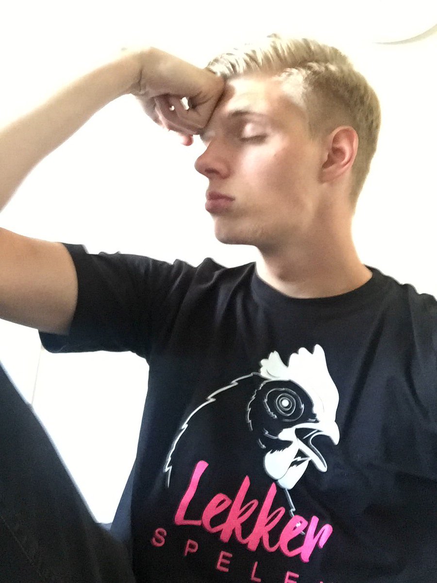 pimmuzz's tweet image. Lekker mals kippen koppie @Lekker_spelen