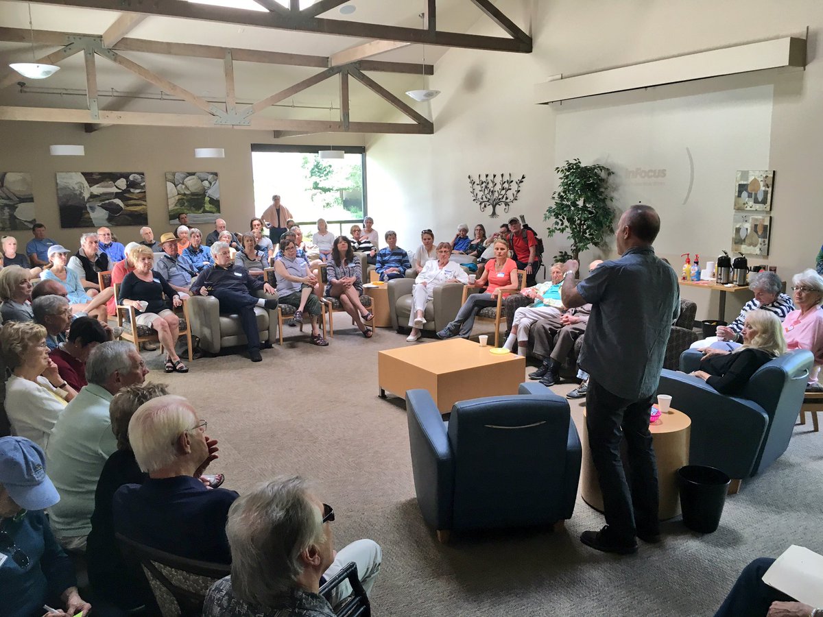 Mayor_Steinberg's tweet photo. 3rd event before noon! Great to speak to the Nepenthe Homeowners association in #CampusCommons. #AllAboutSacramento https://t.co/FPFoRPrZLt