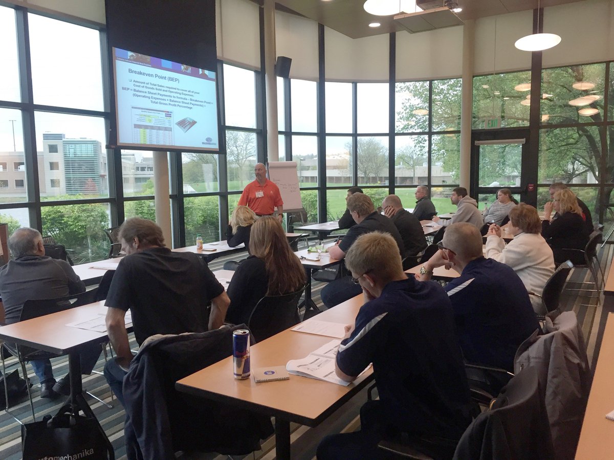 ABRN_Magazine's tweet photo. Mike Anderson teaching Financial Best Practices to shop owners ready to better their business. #CommitmentToTraining https://t.co/gtecuddWc5