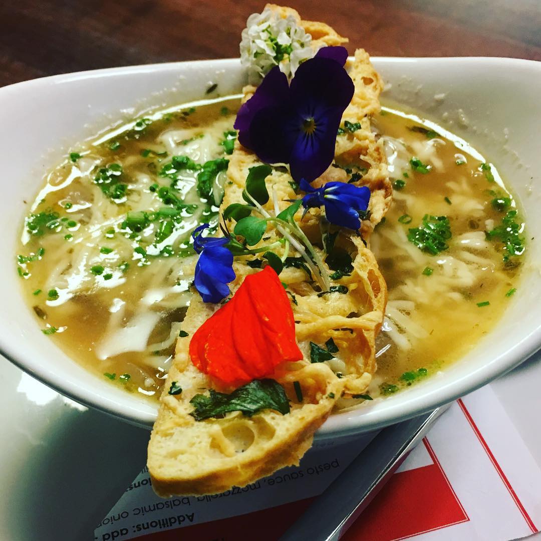 ebkwinebar's tweet photo. Serving up Tuscan onion soup all week. It's delicious. #spring #soup #santarosa #sonomacounty #yummy https://t.co/WU97wCHqvP