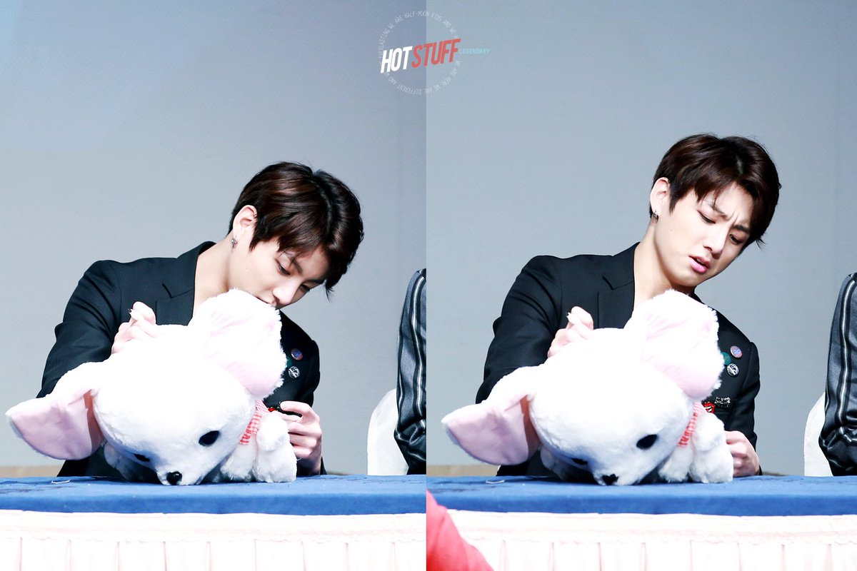 hotstuff_901's tweet photo. Rather be dead than HOTSTUFF

 #방탄소년단 #정국 #BTS #JUNGKOOK #JK https://t.co/q8jVN3Ao7Q
