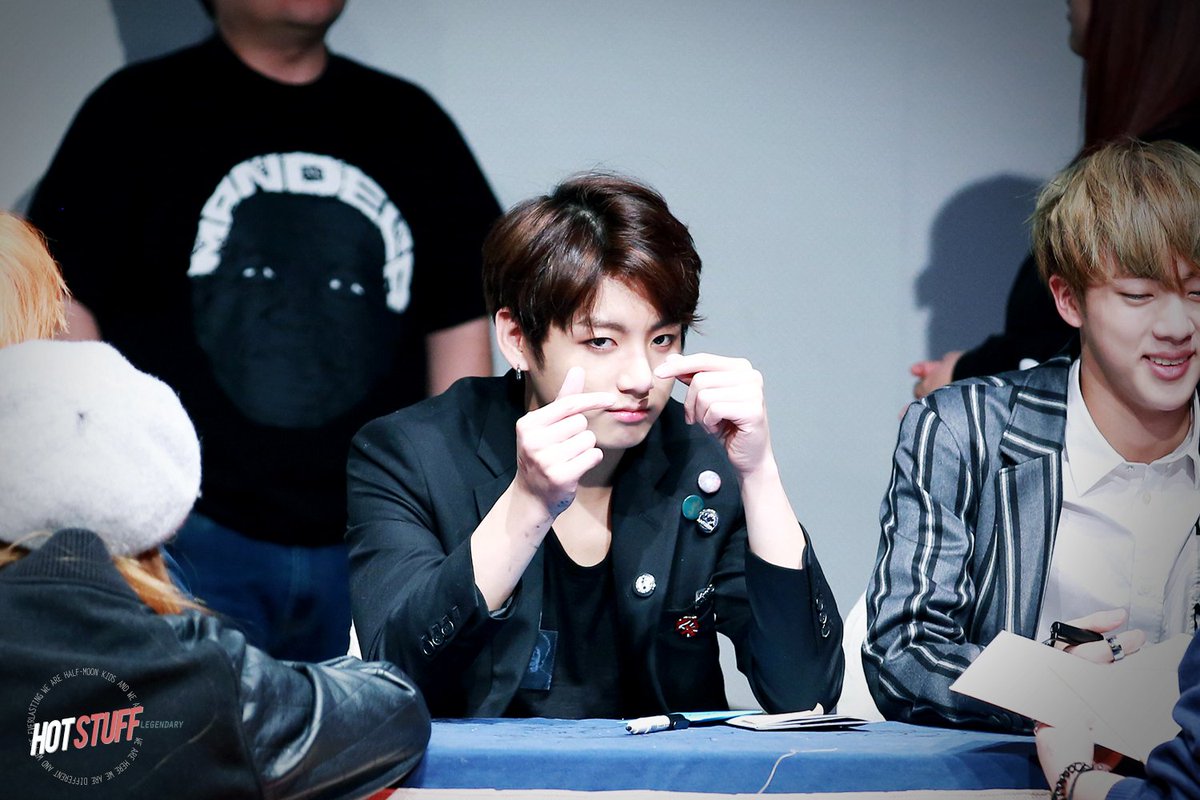 hotstuff_901's tweet photo. Rather be dead than HOTSTUFF

 #방탄소년단 #정국 #BTS #JUNGKOOK #JK https://t.co/q8jVN3Ao7Q