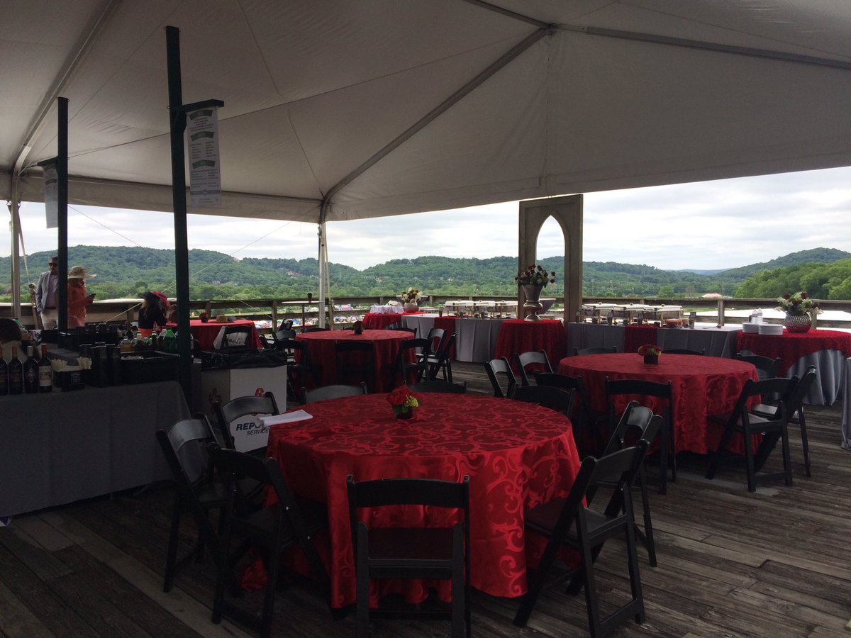 AmberWillStyle's tweet photo. All set up and ready to go!! They always do such a great job! #TNsteeplechase @TNSteeplechase https://t.co/55VbvKzyLd