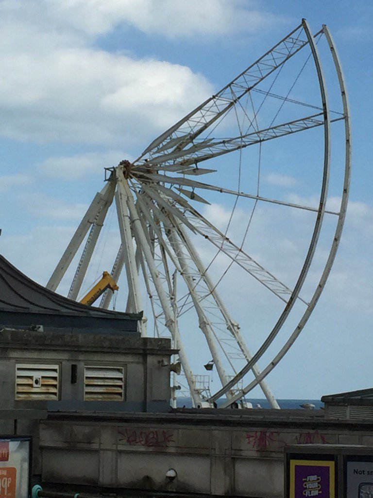 flowergrrl's tweet photo. *sadface* #brightonwheel #Brighton https://t.co/Mo7cfK9Z7K