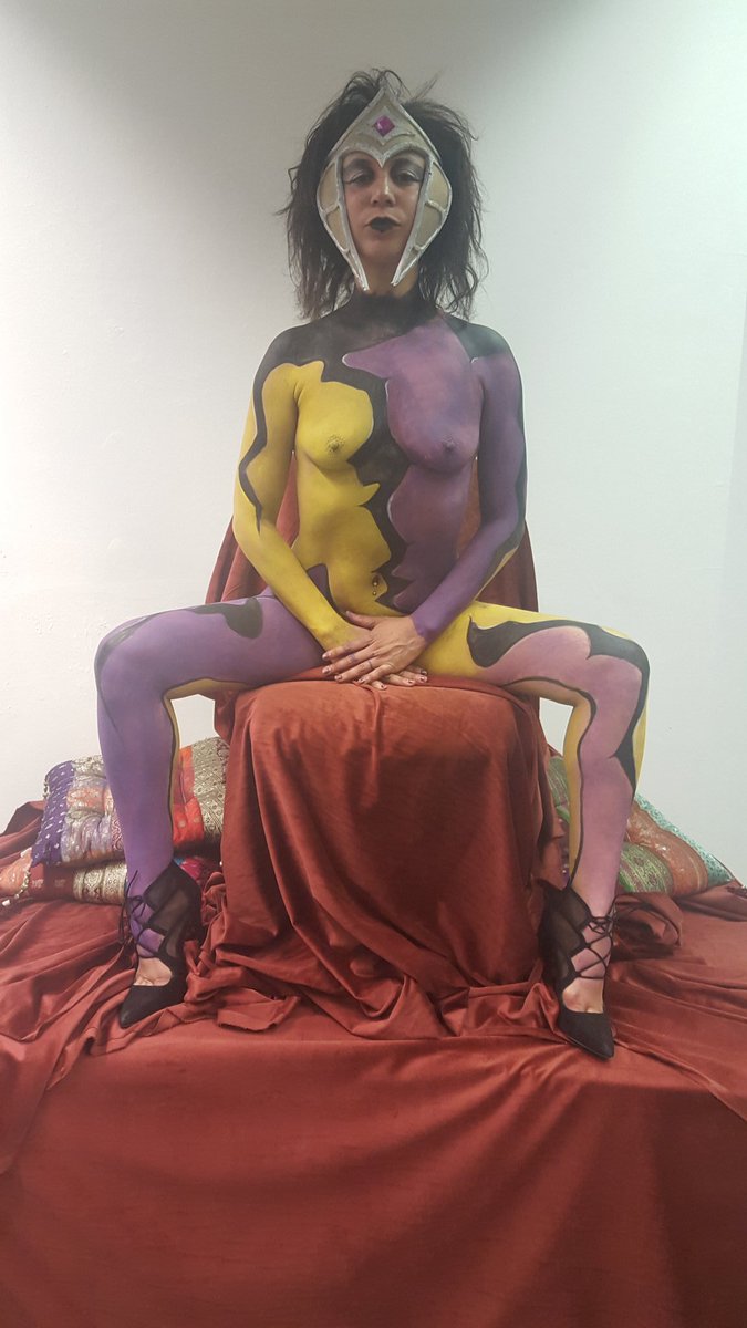 JordanaMckenzi1's tweet photo. #queen of #colour #bodyartmodel https://t.co/WbbGVBnLWd
