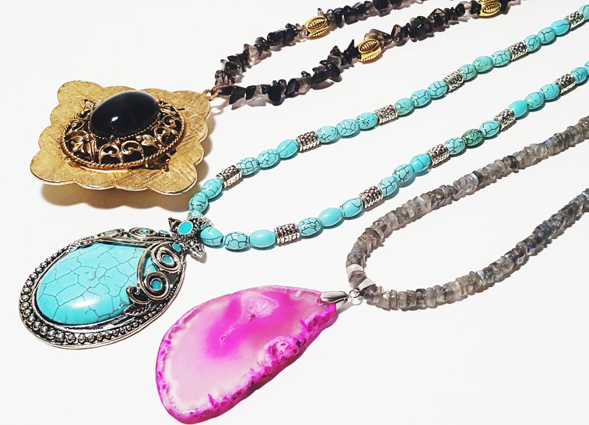 ArtsyAnMidO's tweet photo. Happy #saturday ;) #onlineshopping #WeekendShopping #handmadejewelry #jewelryaddict #shopping #vintage #wholesale https://t.co/PG1SCo82EK