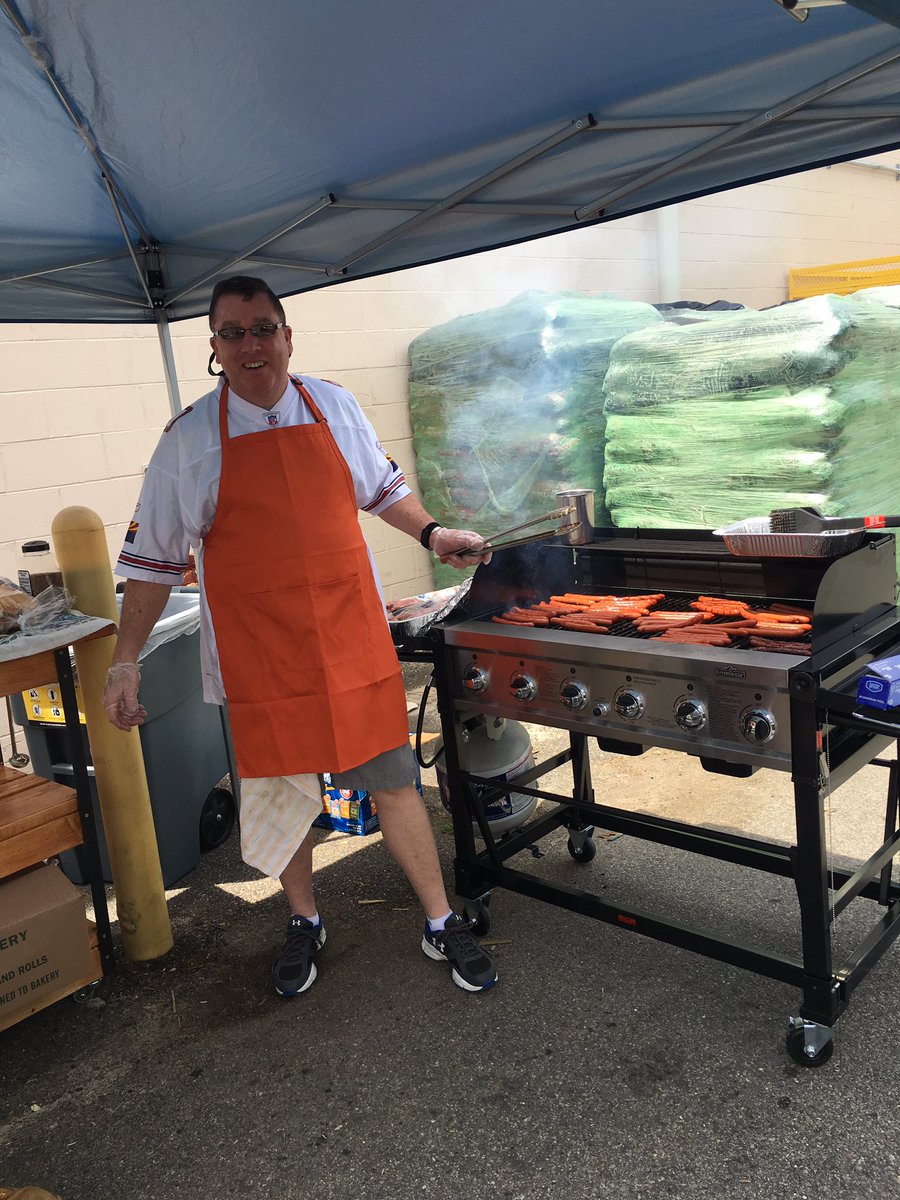 ASDS_1213's tweet photo. #tailgatingweekend at Jericho!!! @GriesAnthony @e_lizahhh_beth @AnnaHoliday2 @diver255322 https://t.co/bJvDZ2x6i8