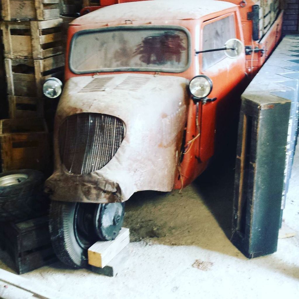 oldcar_photo's tweet image. #oldcar #whatthehellisthis by jandanhelka