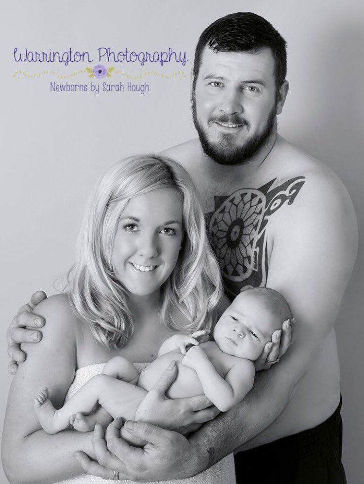 We all love our rugby in #warrington Leo's Dad wanted a picture in his rugby shirt 😀#newborn #familyportrait