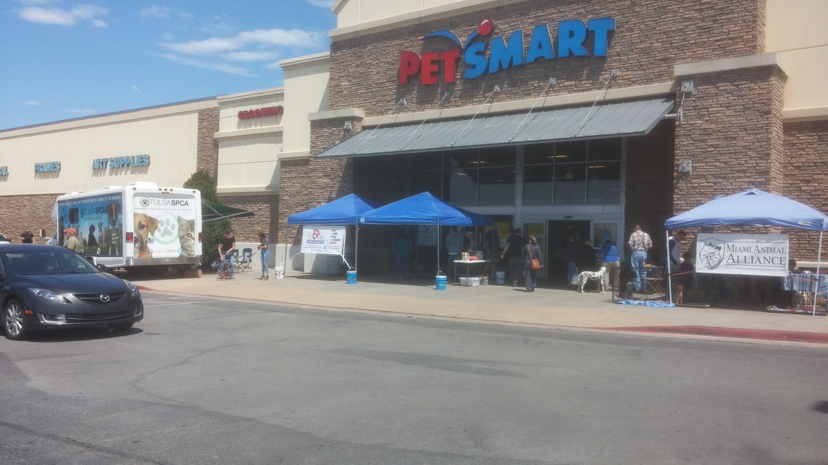 We are ready in Owasso for a rockin' NAW.
<a href="/JschroederJamie/">Jamie Schroeder</a> <a href="/CpaulChuck2/">Chuck Paul</a>