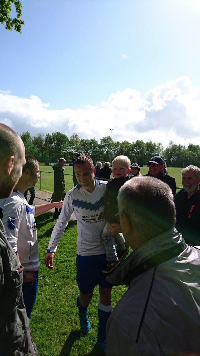 VVRijperkerk's tweet photo. De aftocht van een LEGEND #gosmit https://t.co/FI0bGCKd0Q