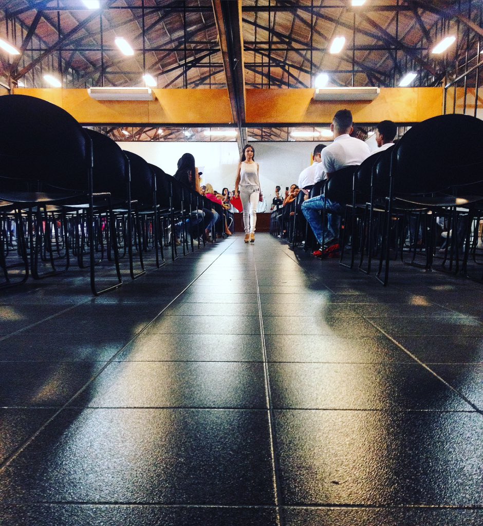 UnDiadeModa's tweet photo. nuestro casting un día de moda!
#castingudm16
#fashion #moda #pasarela #undiademoda #udm2016 #palmira #colombia https://t.co/Rx5QcVW8Vz