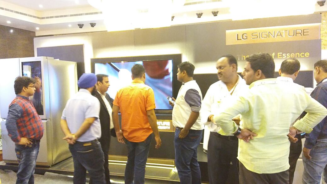 LGIndia's tweet photo. Here is a glimpse of 1st day at #LGTechShow2016 - Lucknow. https://t.co/IliGel2XaW
