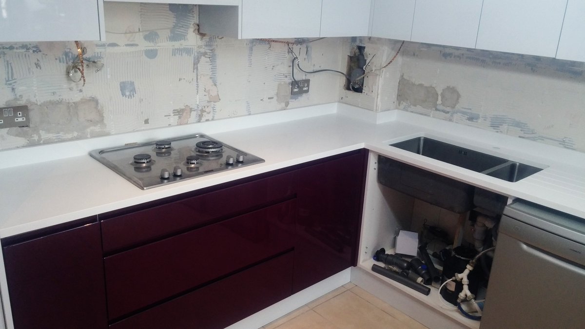 ImperiumStone's tweet photo. Pure White Quartz Worktops https://t.co/41coJosbUQ