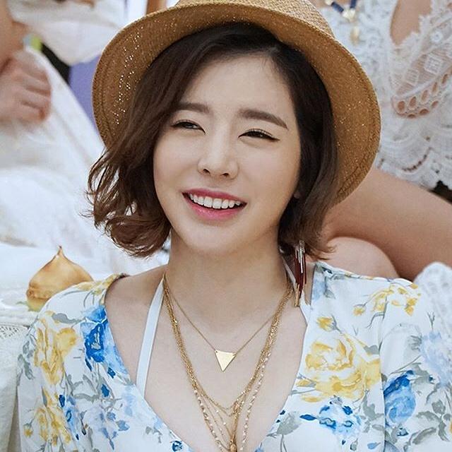 yoona__lim93's tweet photo. Happy Birthday to my Sunny ~ 😘 https://t.co/CaCCVPtwTe