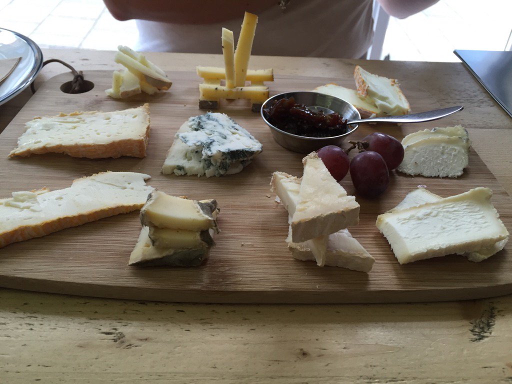 With <a href="/julie_hunt77/">Julie Hunt</a> having our next meal break before the final #thejamesplays