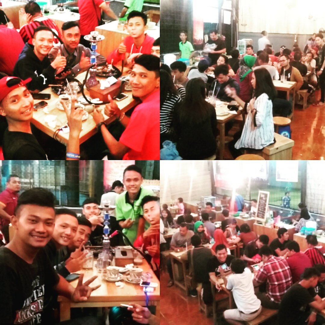 k_meela's tweet photo. Trimikisiii udah malem mingguan di @CbrFoodstop seruuuuu... 😙😙😙 https://t.co/ANukG6CQBF