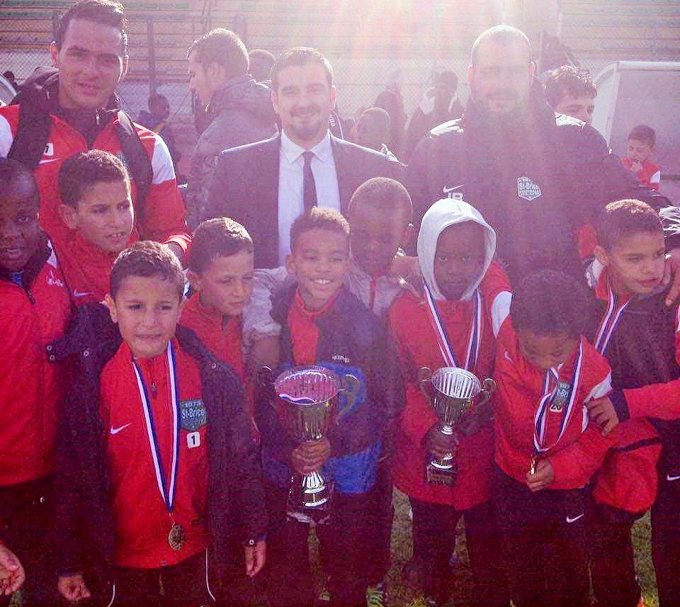 Benoit_Jimenez's tweet photo. Bravo au FCM Garges pour cette nouvelle édition des trophées E. Jublin ! 1 grand homme, 1 grand club @VilledeGarges https://t.co/5obUBKL4T1